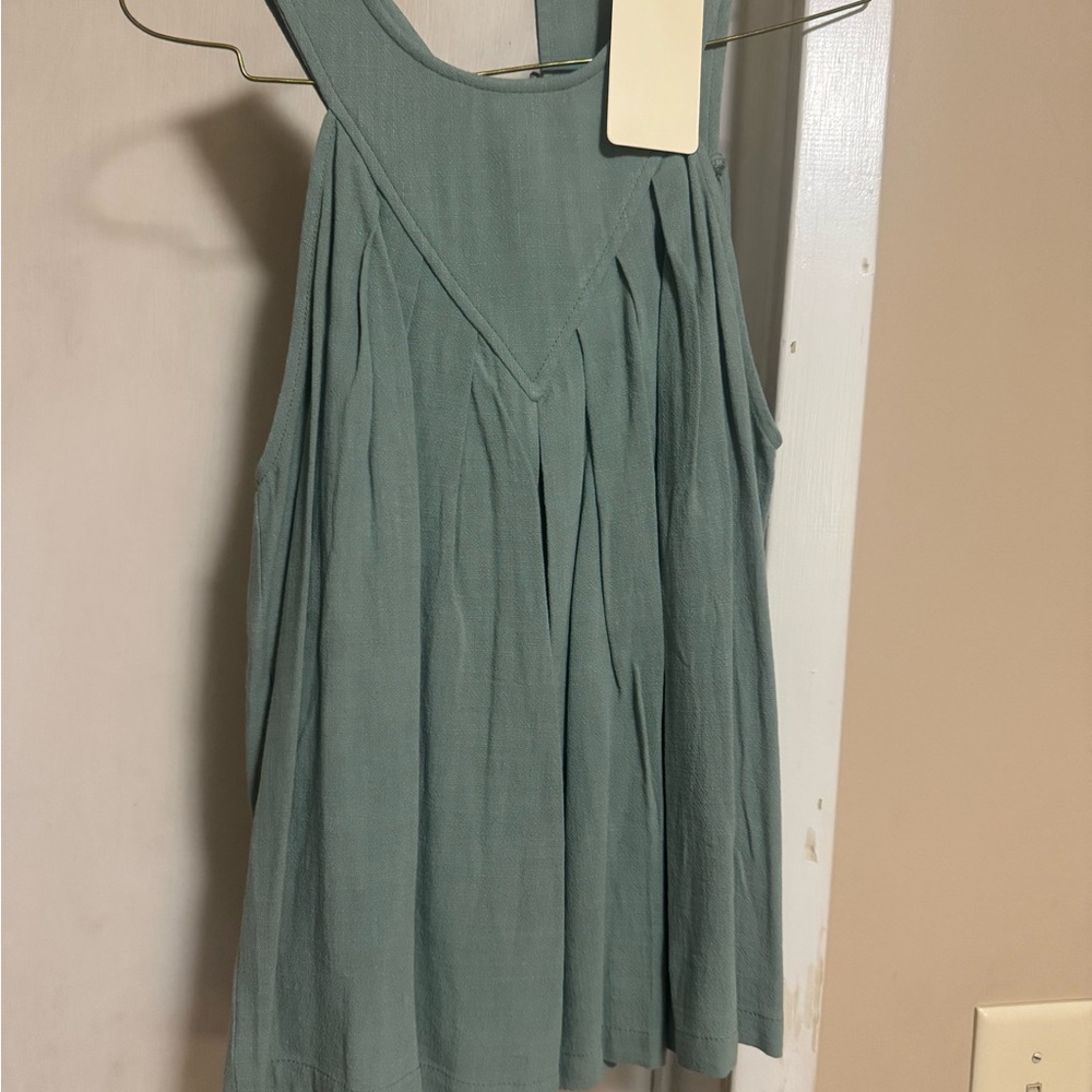 entro Sage Green Sleeveless Pleated Top size small